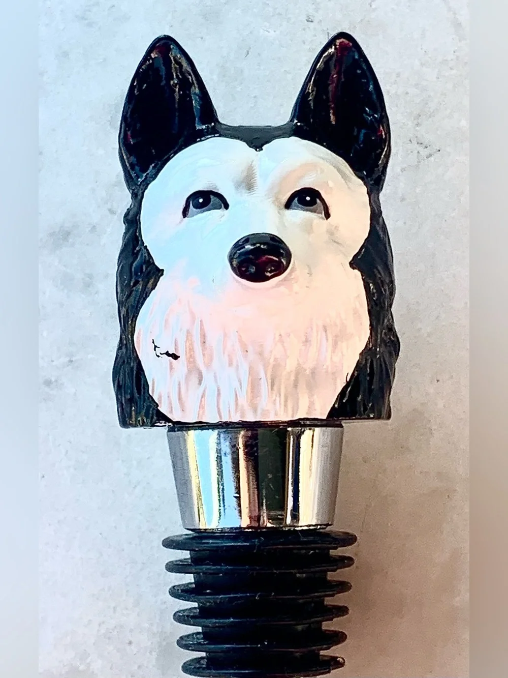 WILD EYE DESIGNS WINE STOPPER DOG BLACK WHITE NEW IN BOX 4 INCH